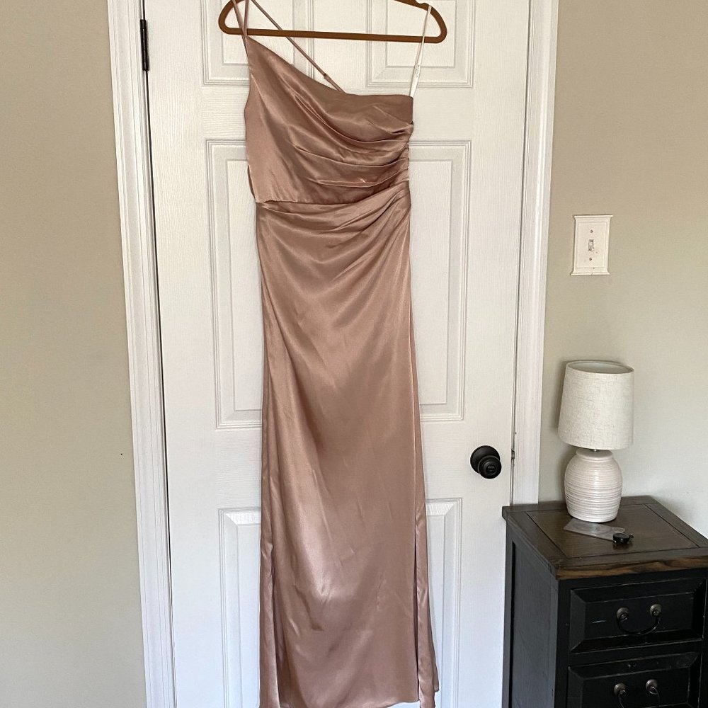 David's Bridal Charmeuse Galina one-shoulder bridesmaid dress formal san…